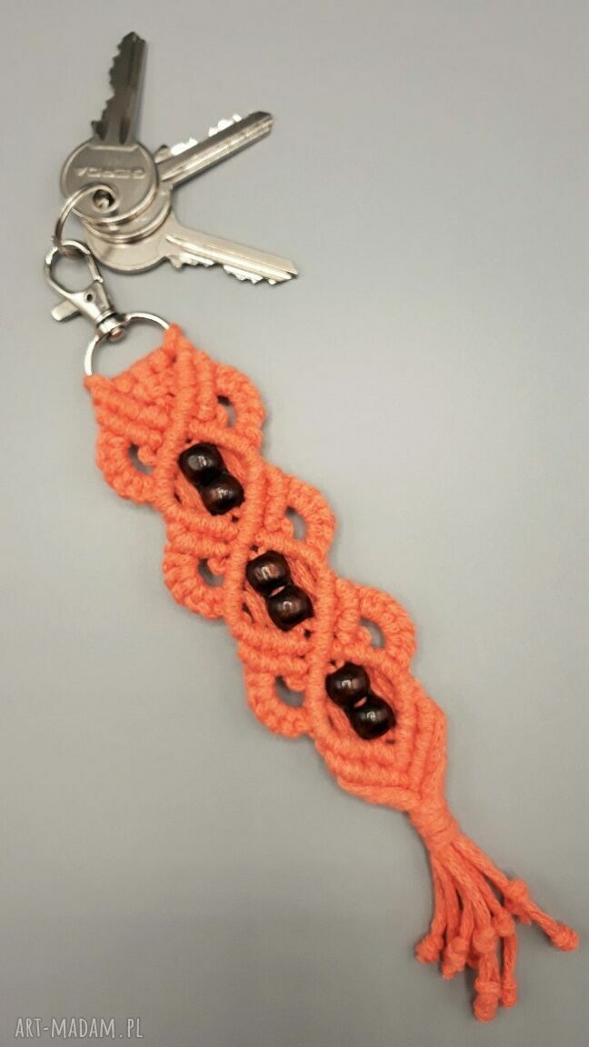 Brelok boho „Brązowy koralik #1” - makrama do kluczy, torby i plecaka