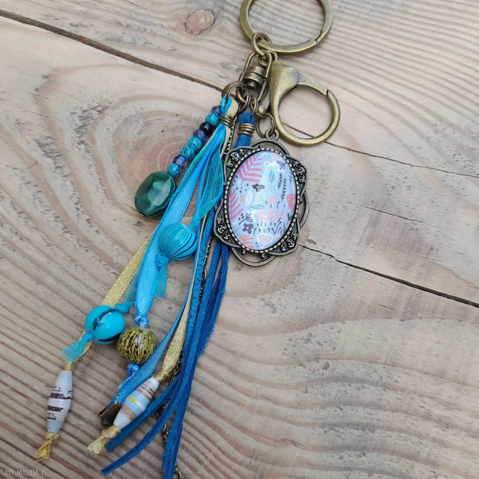 Brelok do kluczy w stylu boho z kaboszonem Meadow Breeze