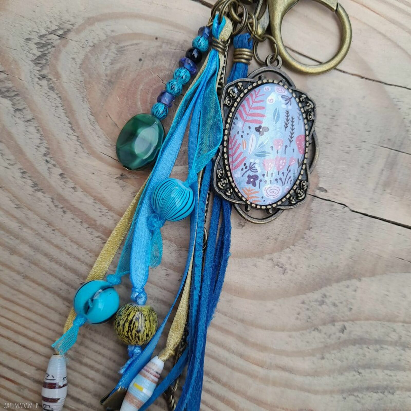 Brelok do kluczy w stylu boho z kaboszonem Meadow Breeze