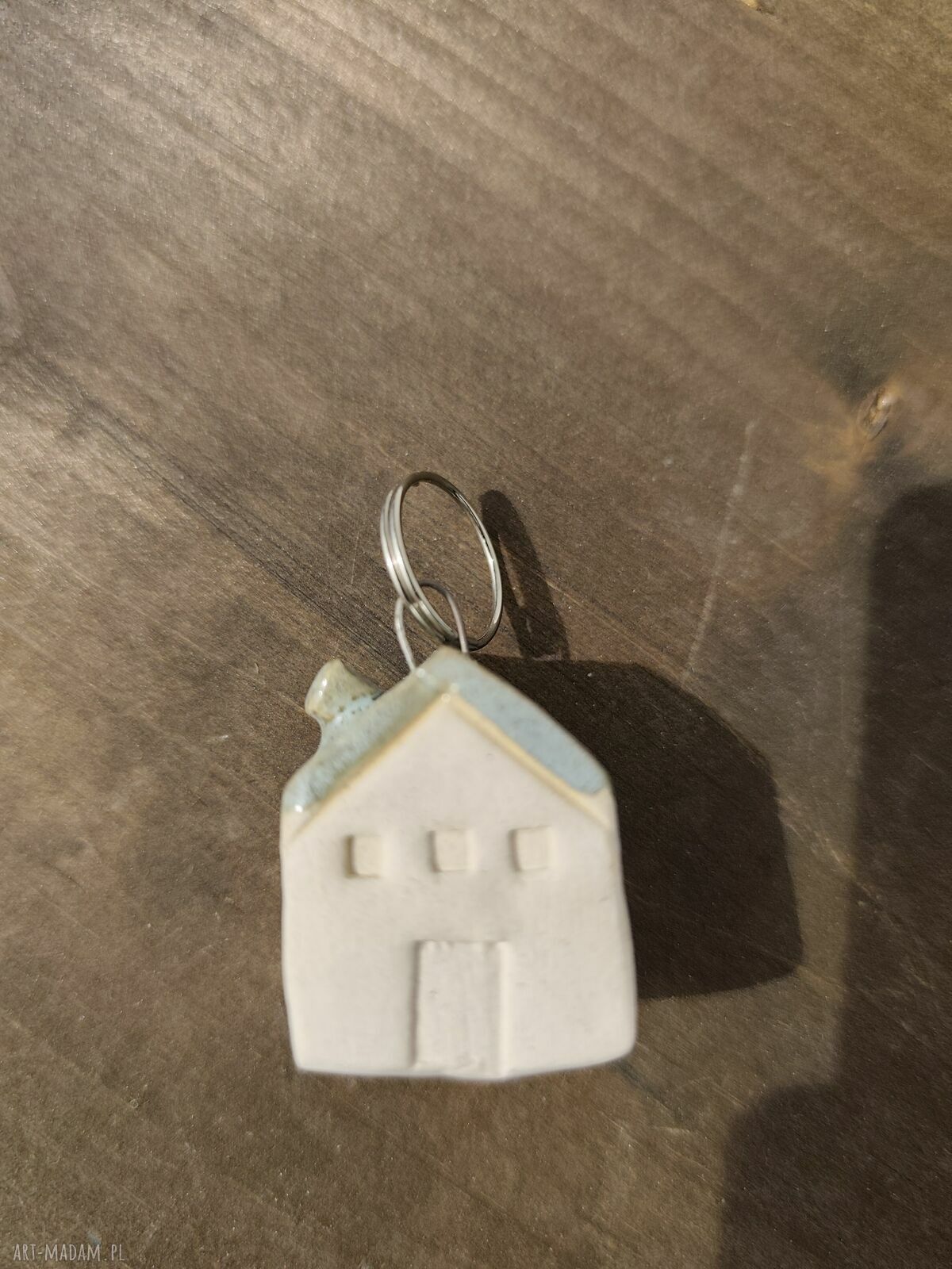 Brelok do kluczy - zawieszka ceramiczna Domek Wolna Chwila