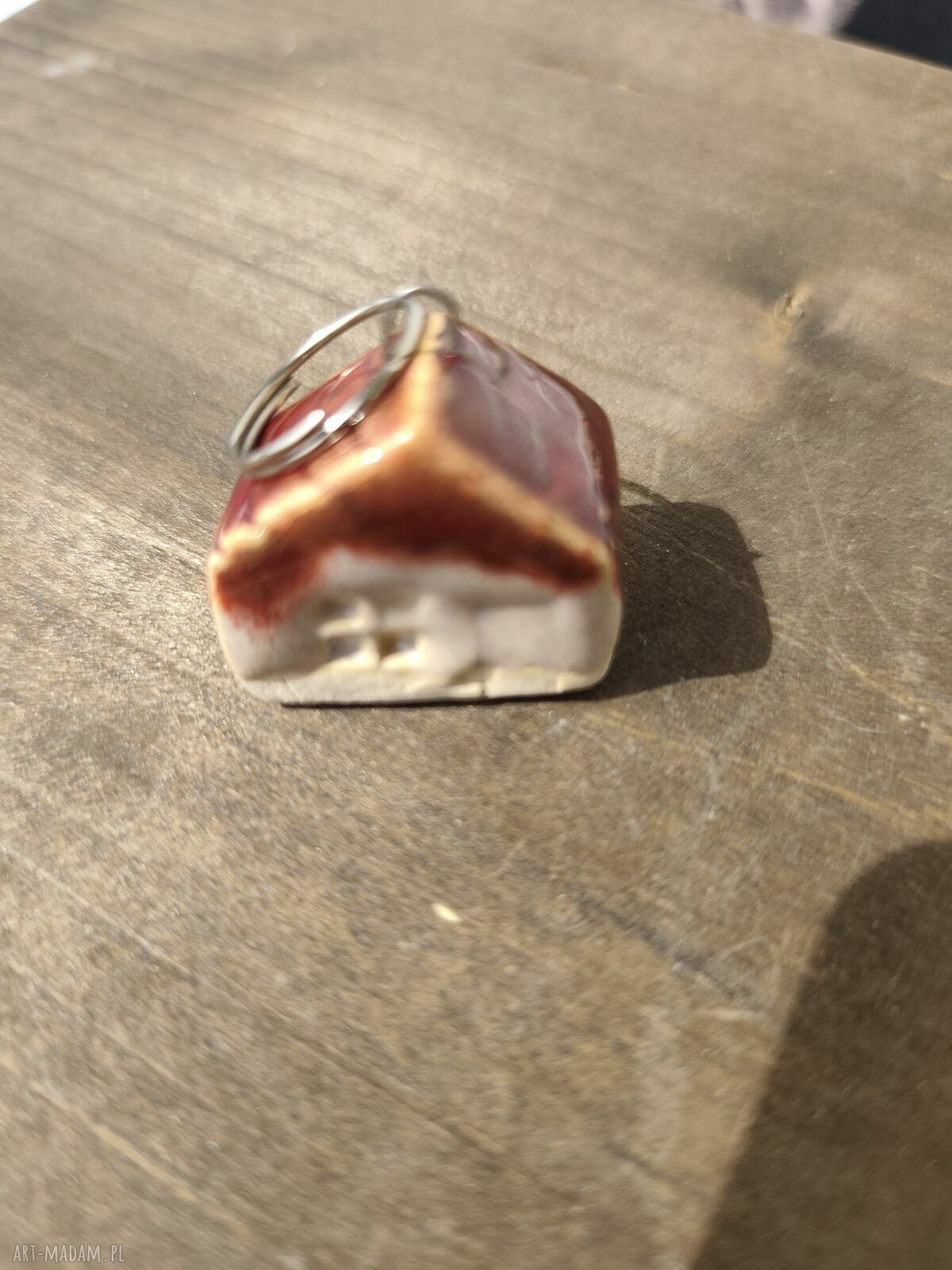 Brelok do kluczy - zawieszka ceramiczna Domek Wolna Chwila
