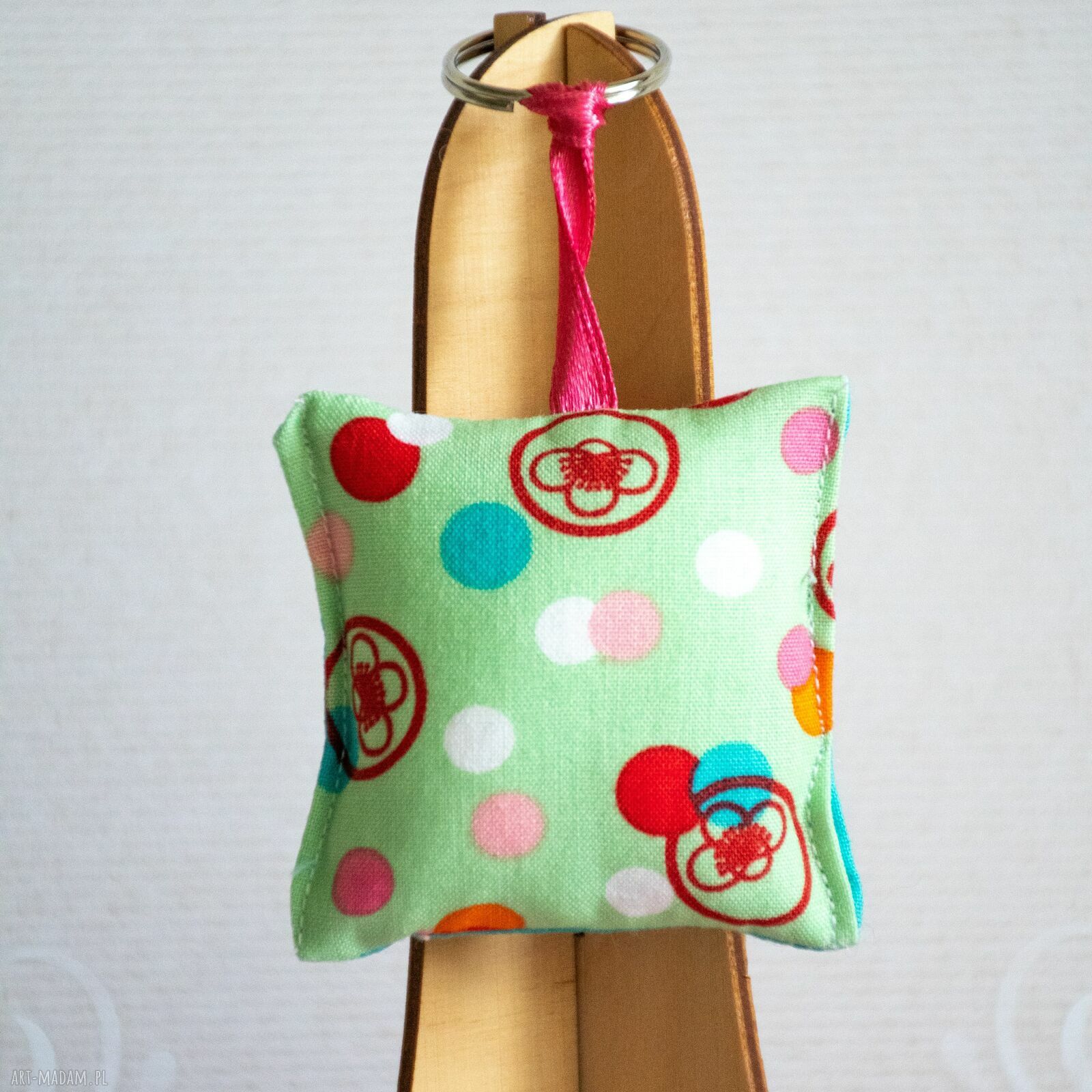 Ręcznie szyty brelok Japonka Kokeshi nr 6 do plecaka i kluczy