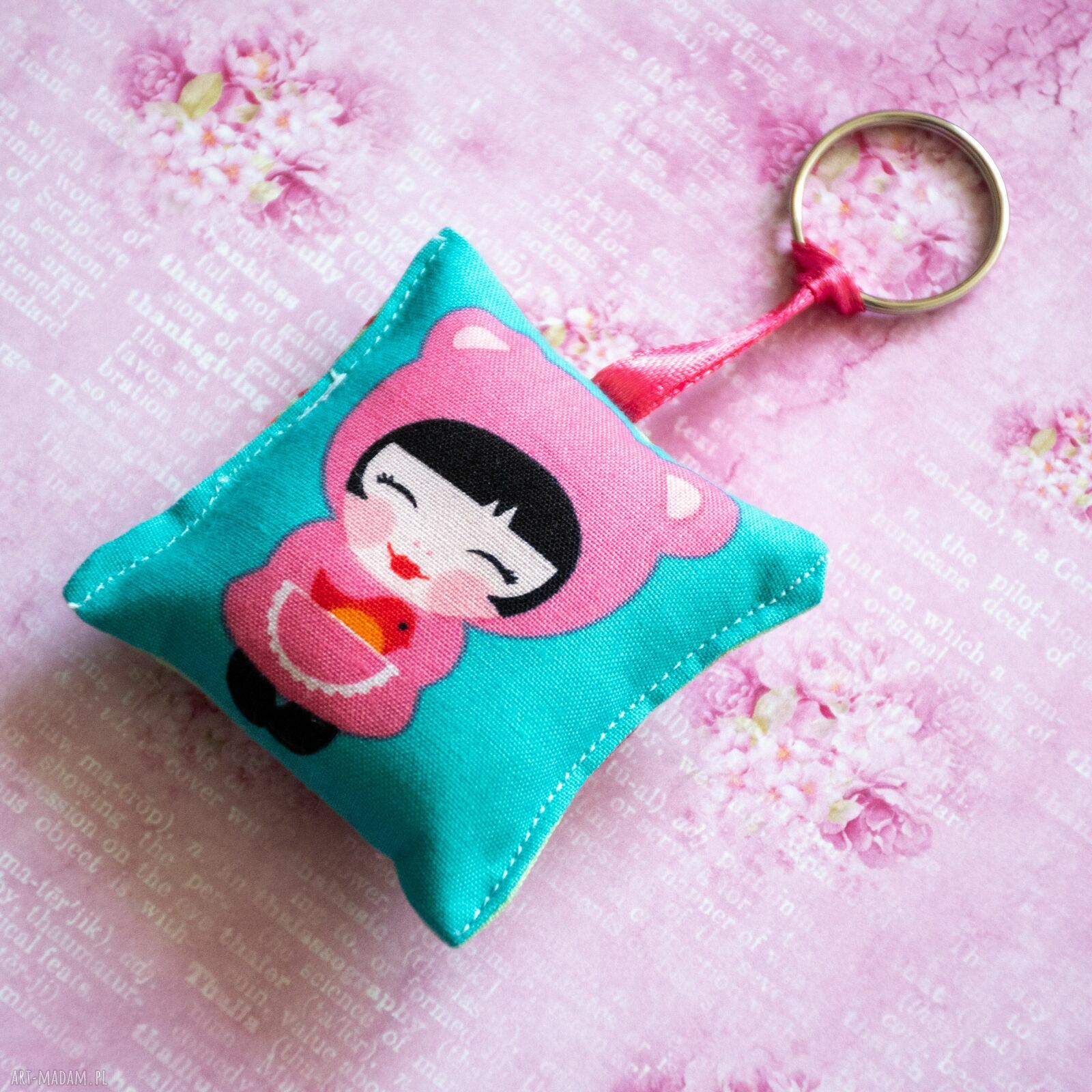 Ręcznie szyty brelok Japonka Kokeshi nr 6 do plecaka i kluczy