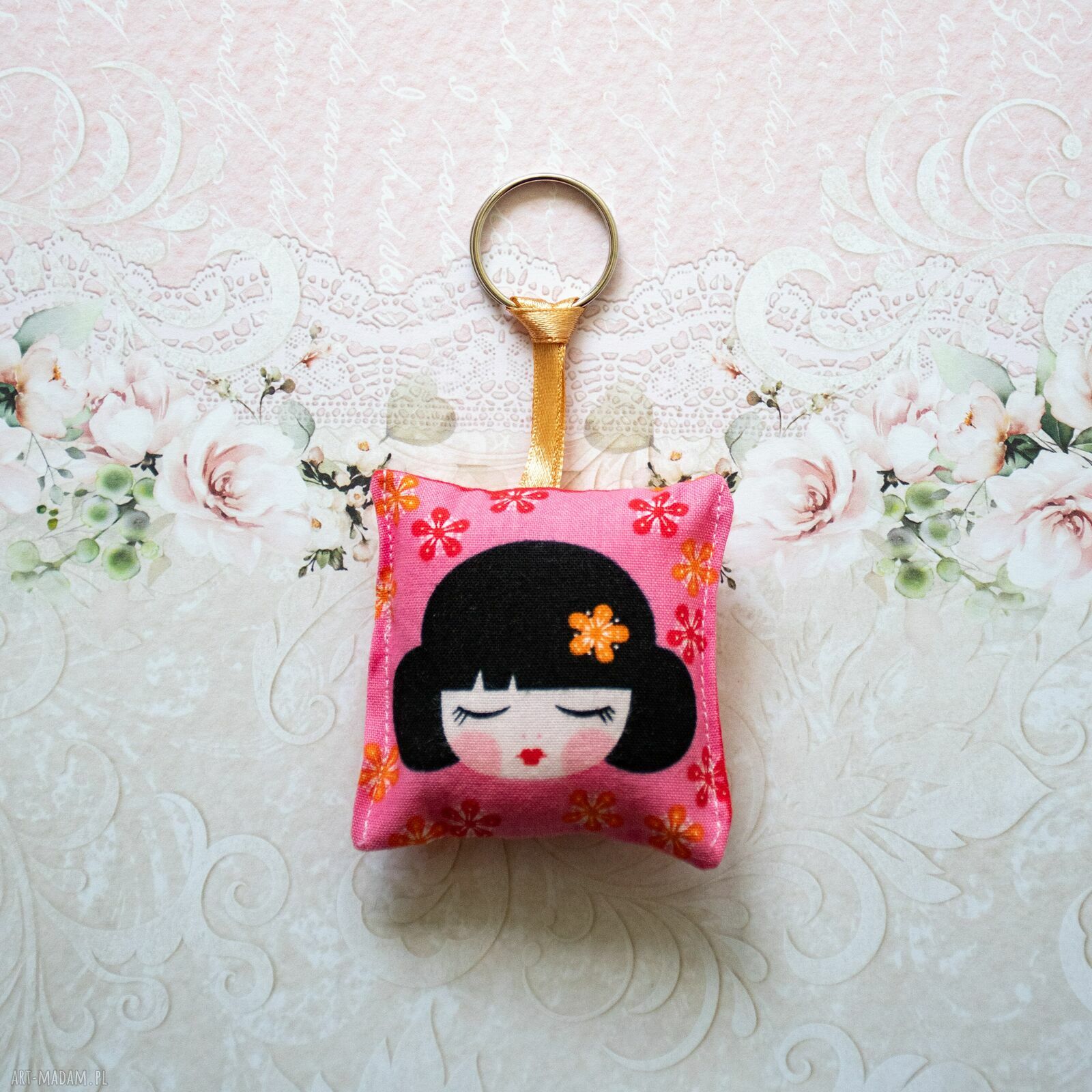 Ręcznie szyty brelok Japonka Kokeshi nr 2