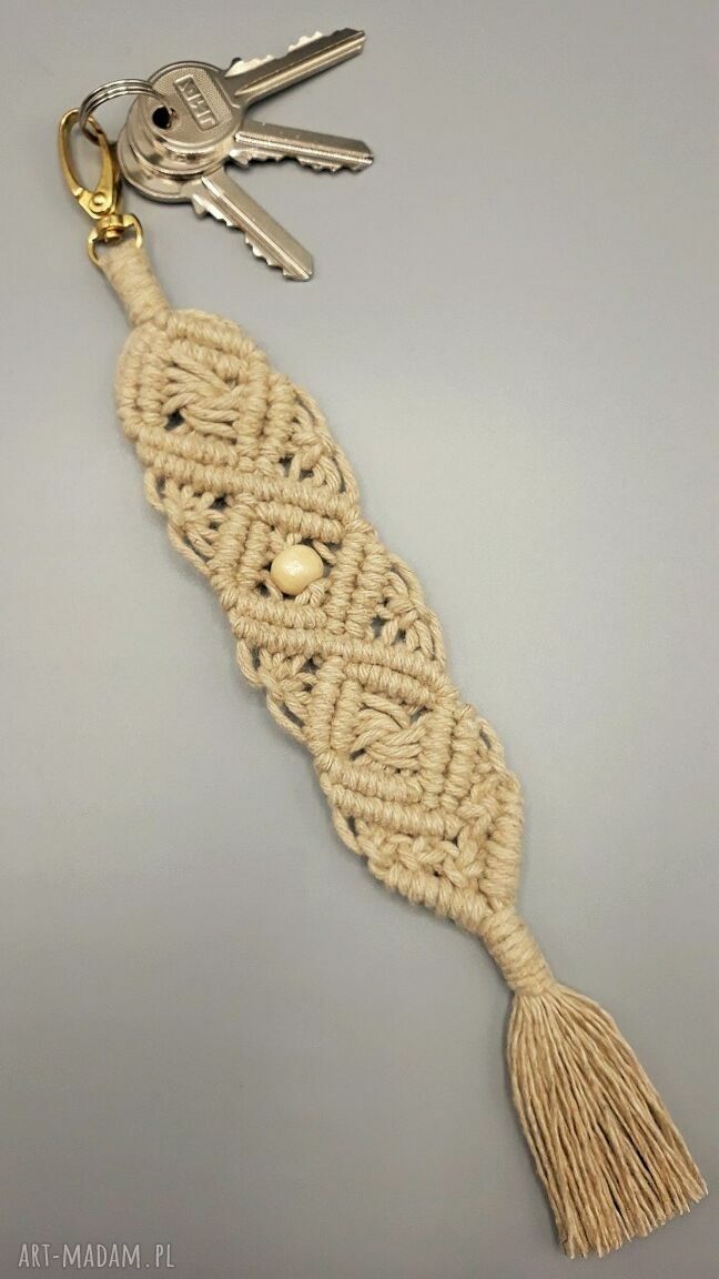 Makramowy brelok LEN#1 z lnu - boho zawieszka do kluczy