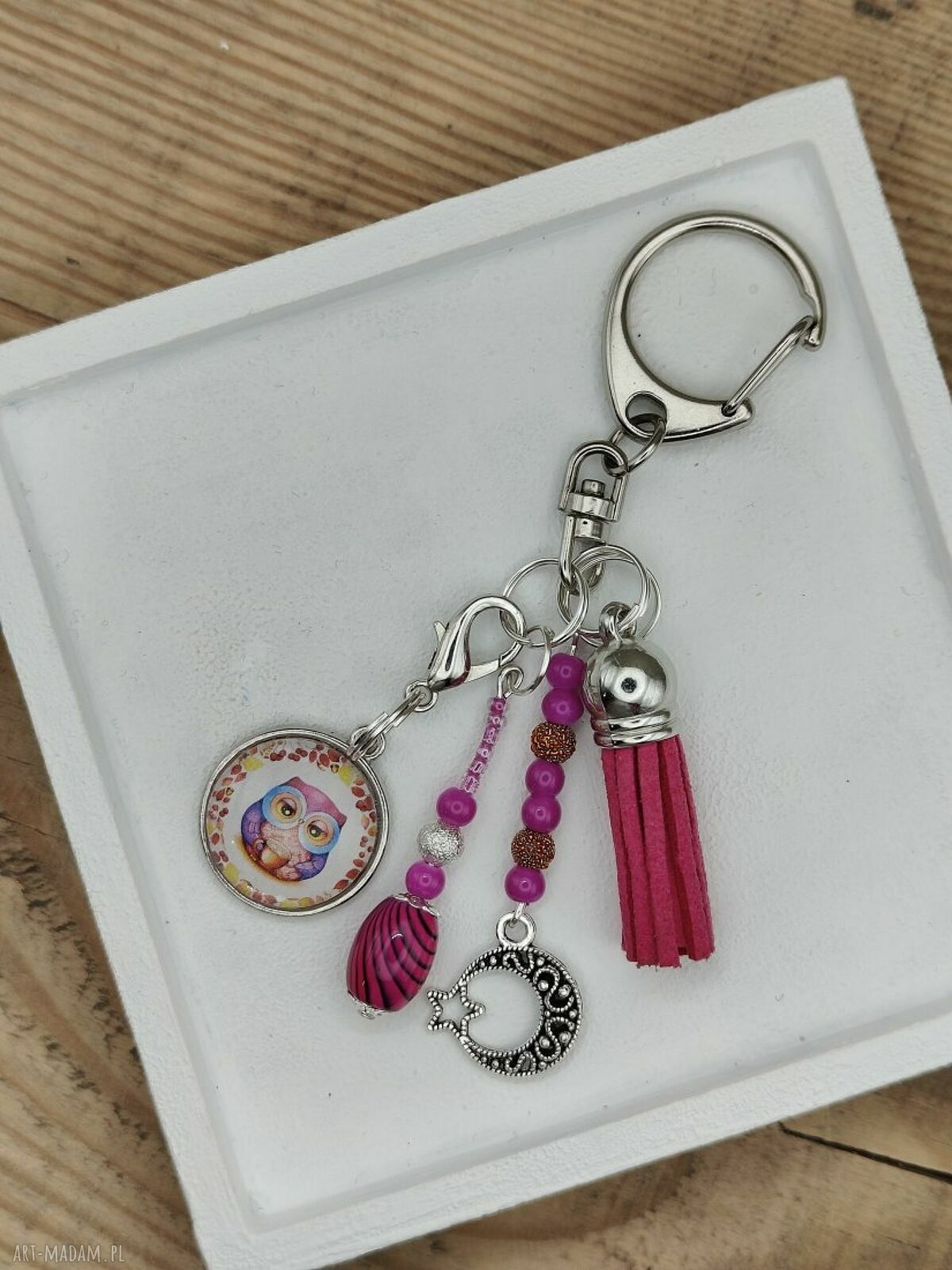 Różowy brelok z sową i księżycem - handmade do kluczy i torebki