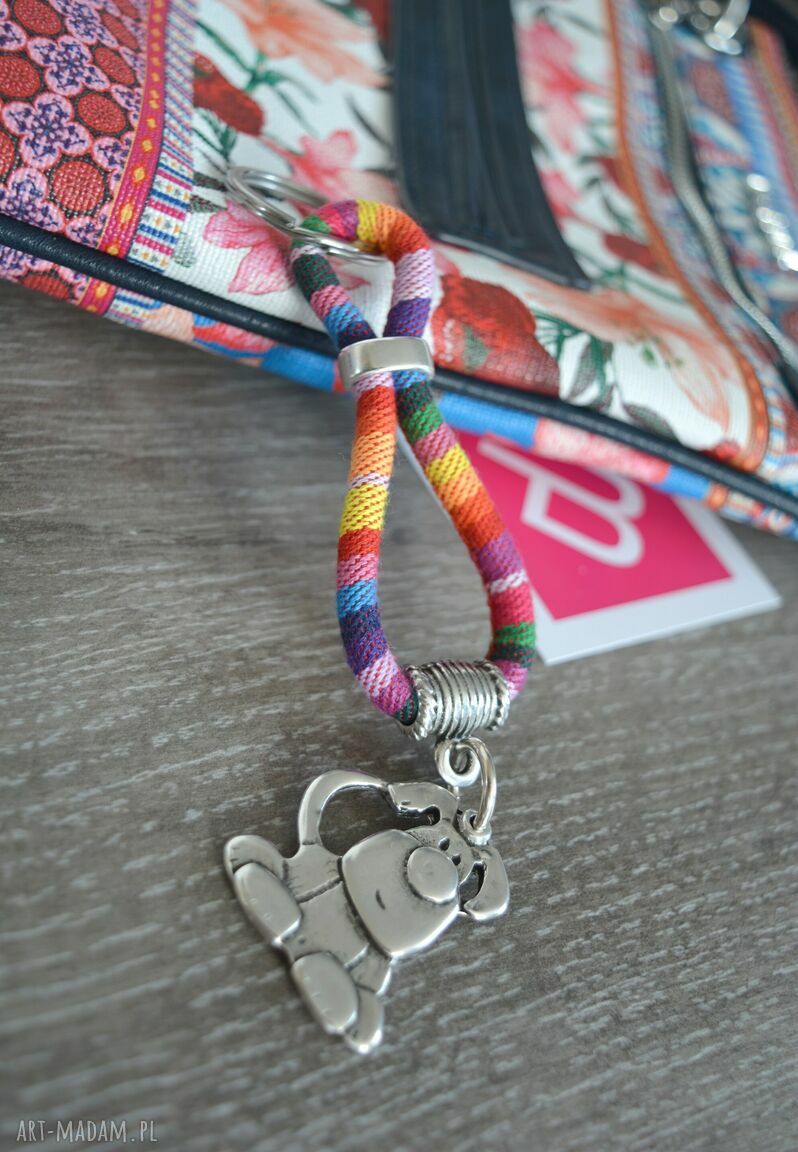 Brelok boho Rainbow z psem - tęczowy brelok do kluczy