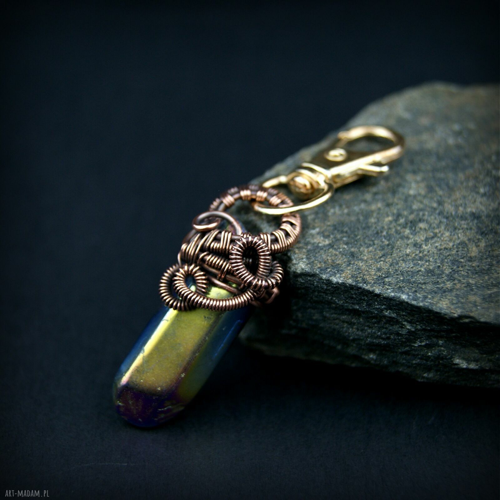 Brelok do kluczy z kwarcem tytanowym w technice wire wrapping