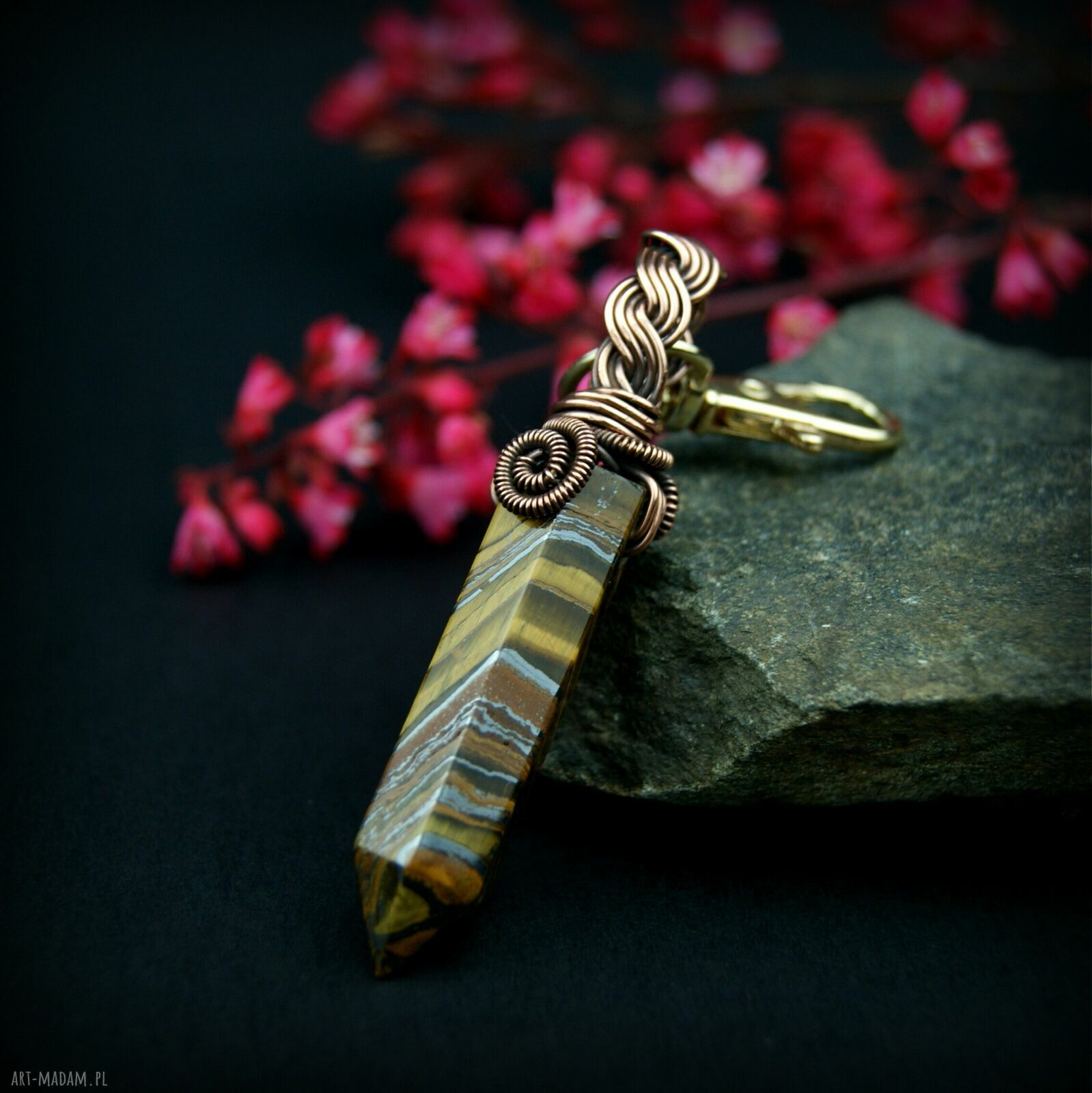 Brelok wire wrapping z tygrysim okiem - miedziany drut jubilerski, oksydowany
