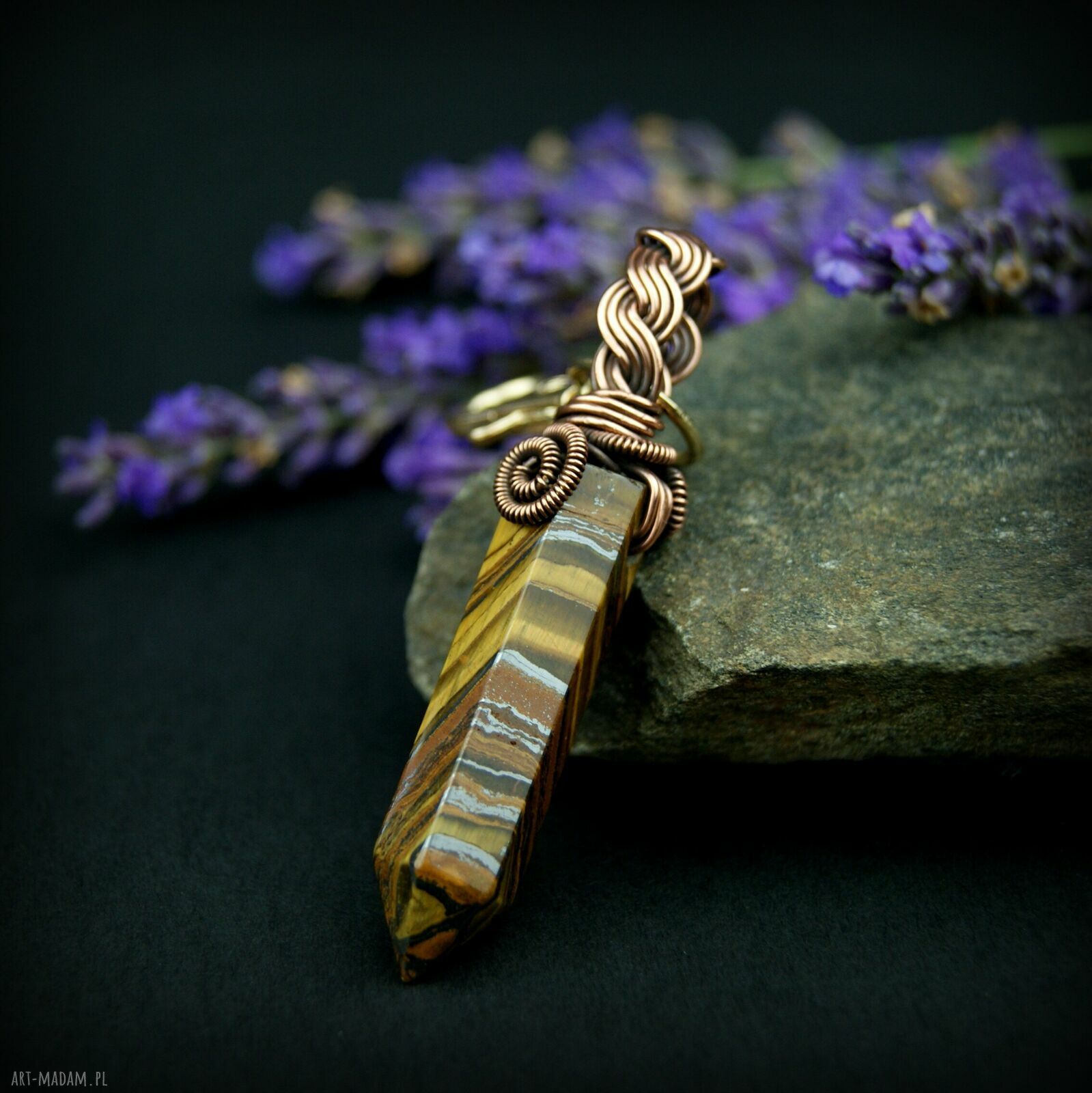Brelok wire wrapping z tygrysim okiem - miedziany drut jubilerski, oksydowany