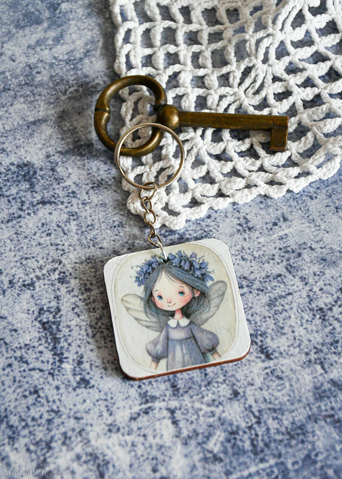 Brelok do kluczy Wróżka Flora - drewniana zawieszka handmade