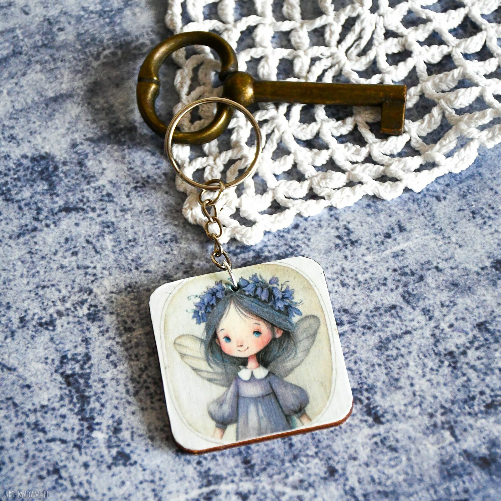 Brelok do kluczy Wróżka Flora - drewniana zawieszka handmade