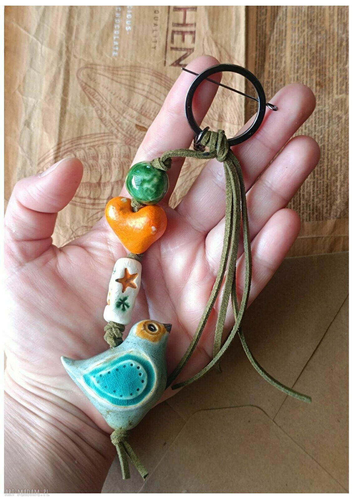 Brelok z ptaszkiem - ceramiczny brelok handmade