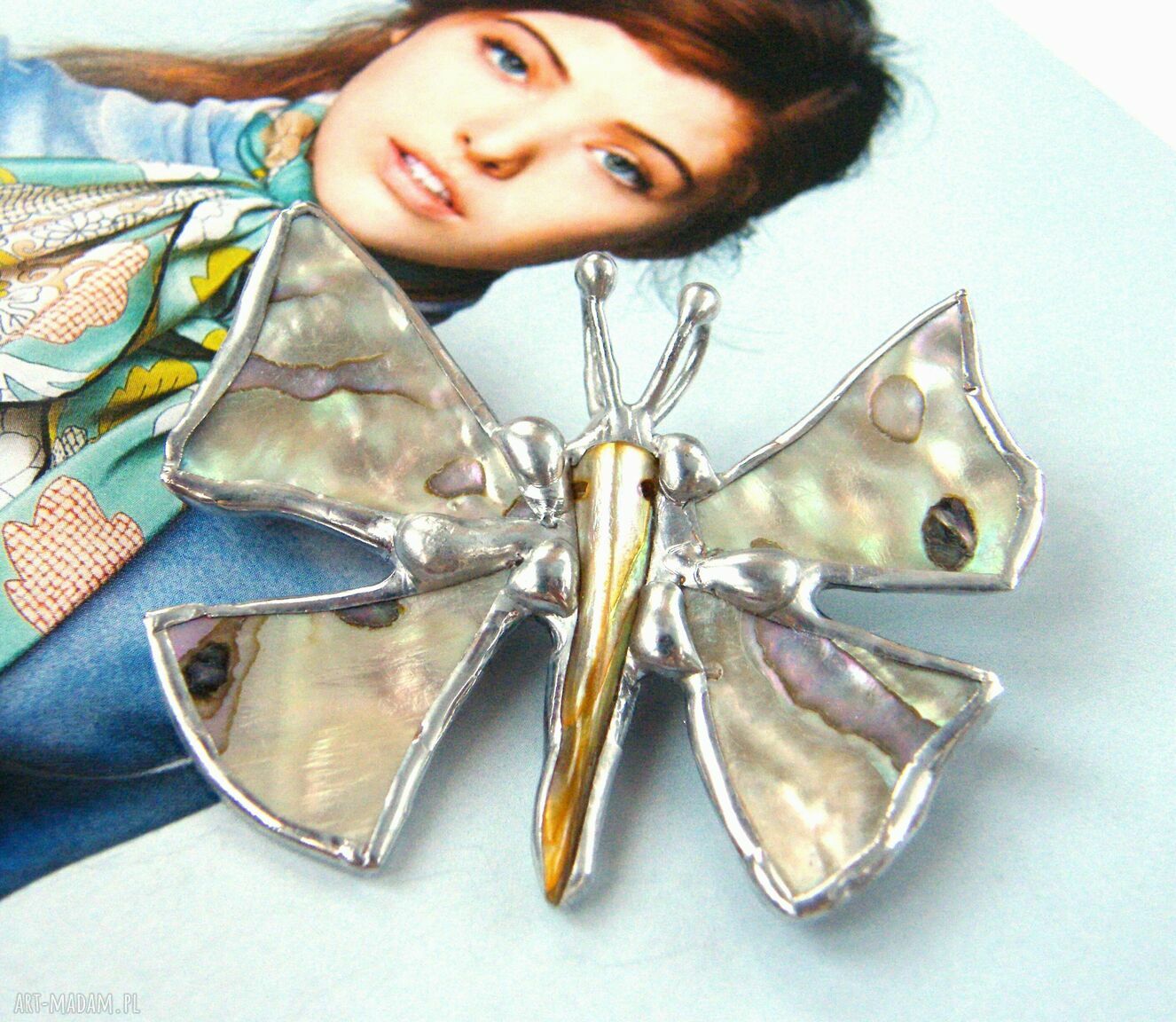 Broszka i wisiorek 2w1 Motyl z tęczową muszlą