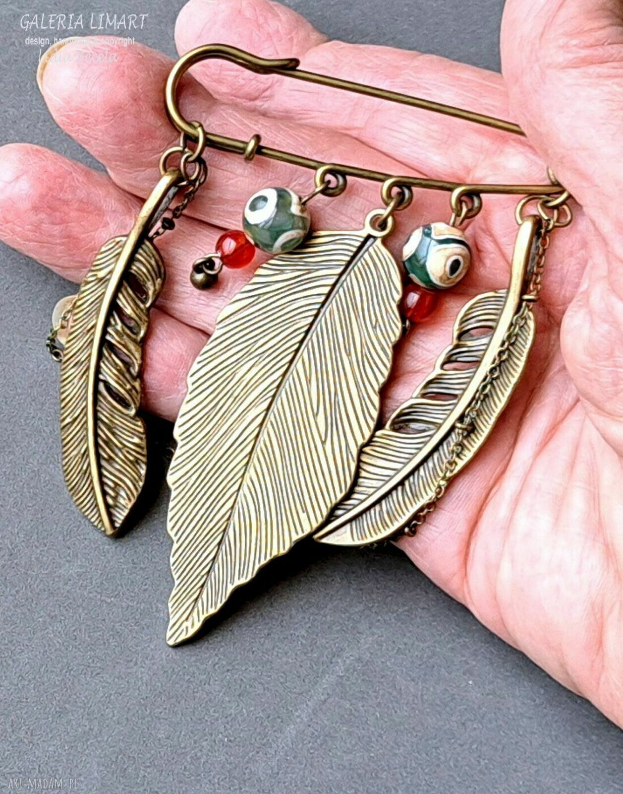 Broszka handmade boho z liściem laurowym na ozdobnej agrafce