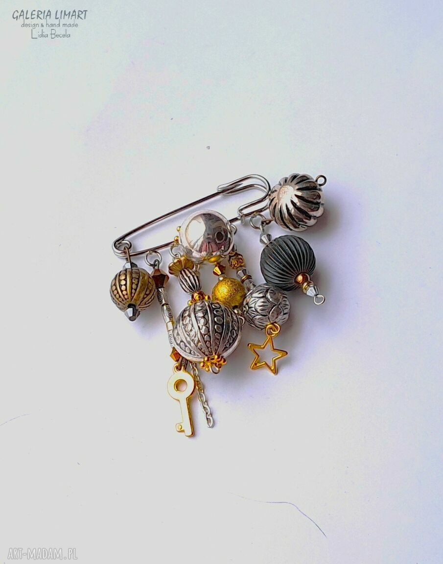 Broszka boho handmade na agrafie - niezwykły prezent dla babci