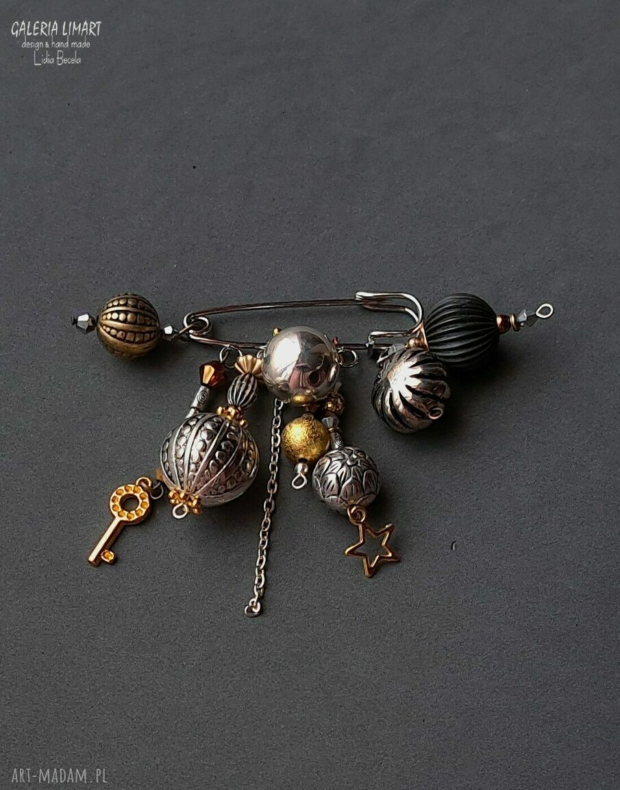 Broszka boho handmade na agrafie - niezwykły prezent dla babci