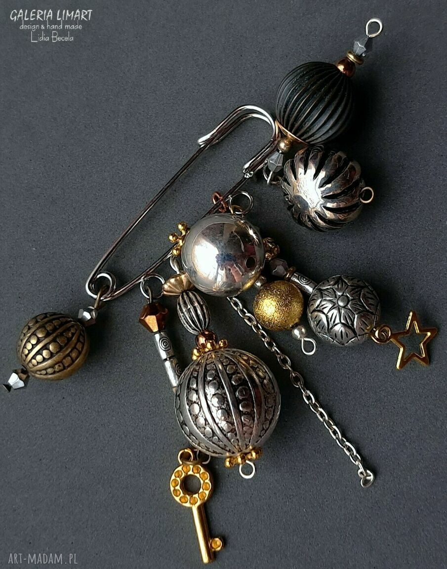 Broszka boho handmade na agrafie - niezwykły prezent dla babci
