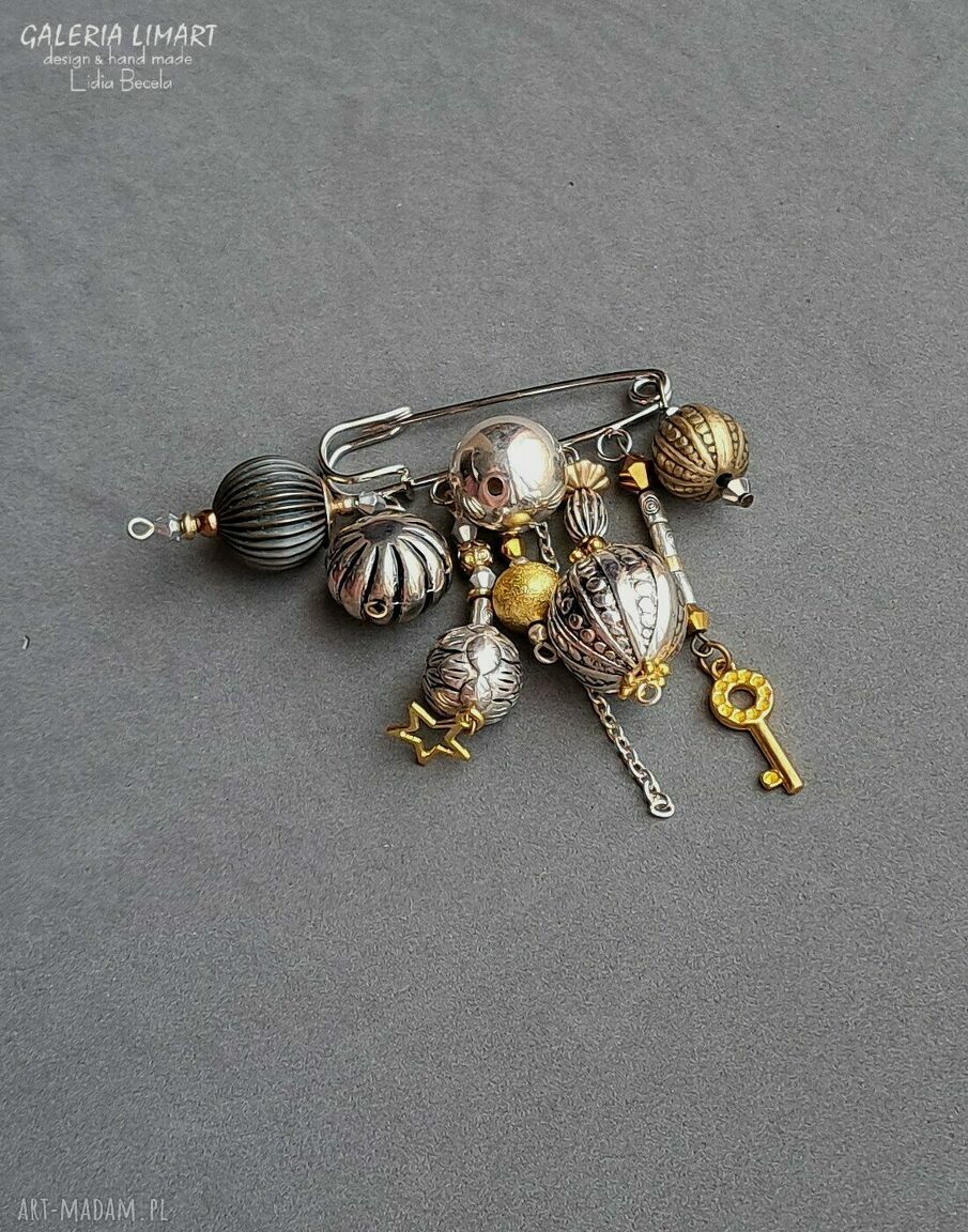 Broszka boho handmade na agrafie - niezwykły prezent dla babci