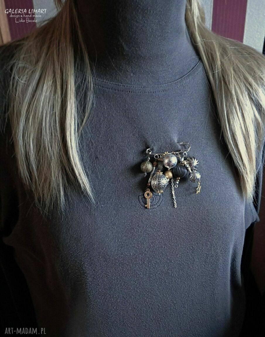Broszka boho handmade na agrafie - niezwykły prezent dla babci