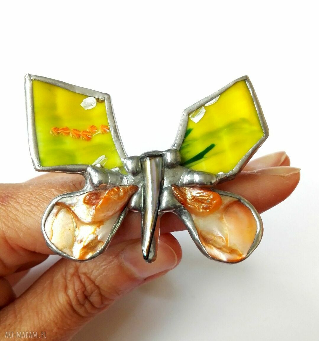 Broszka Wesoły Motyl ręcznie malowana porcelana, uroczy prezent