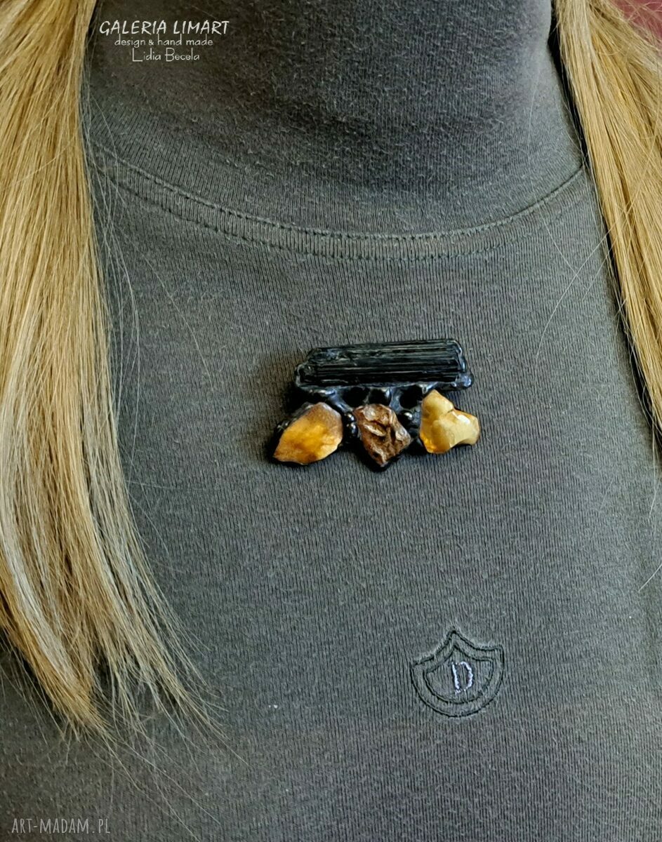 Broszka z czarnego turmalinu i bursztynu bałtyckiego UNIKAT handmade prezent z klasą
