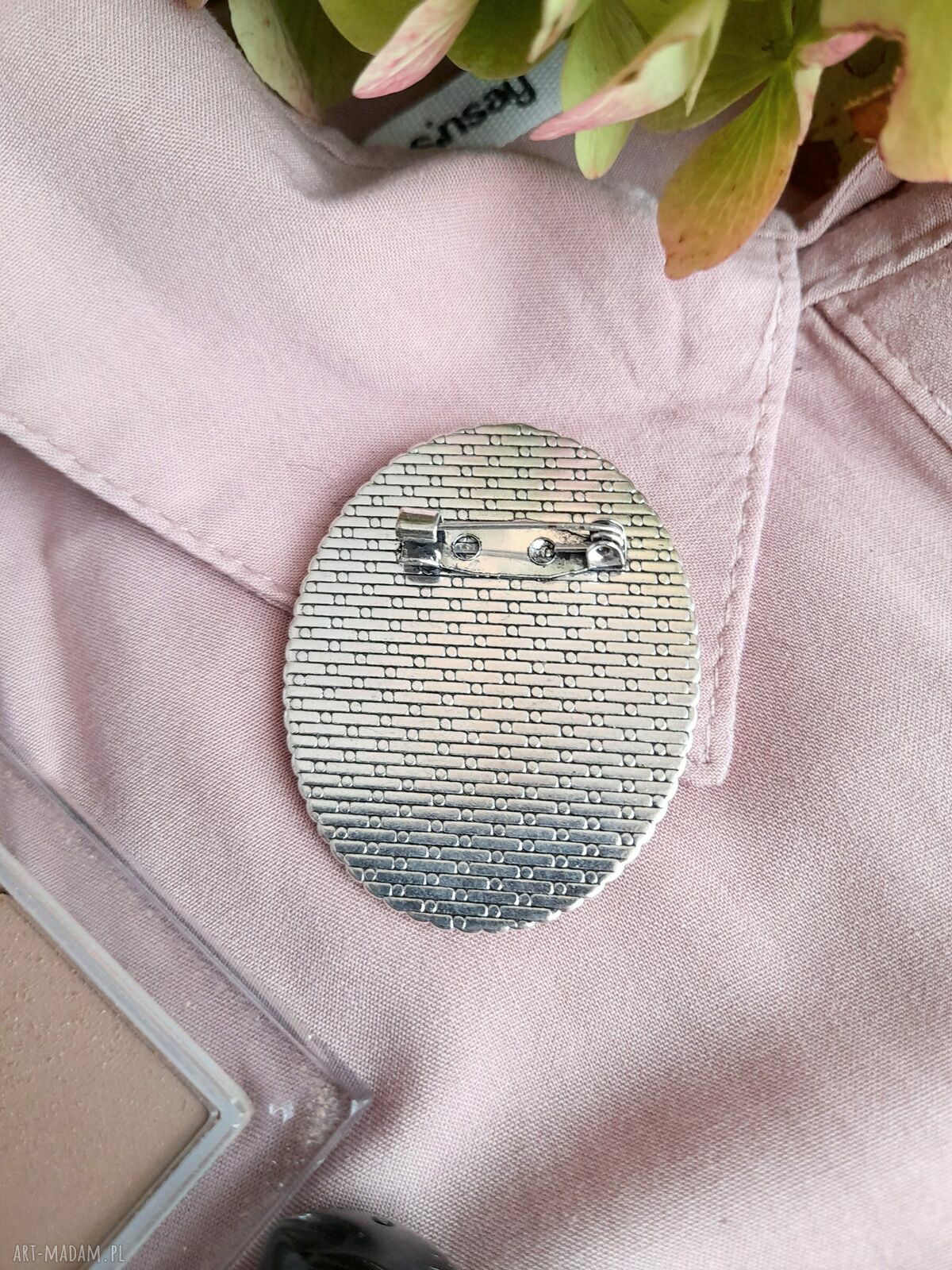 Broszka z haftem Muchomorki - ręcznie haftowana biżuteria handmade