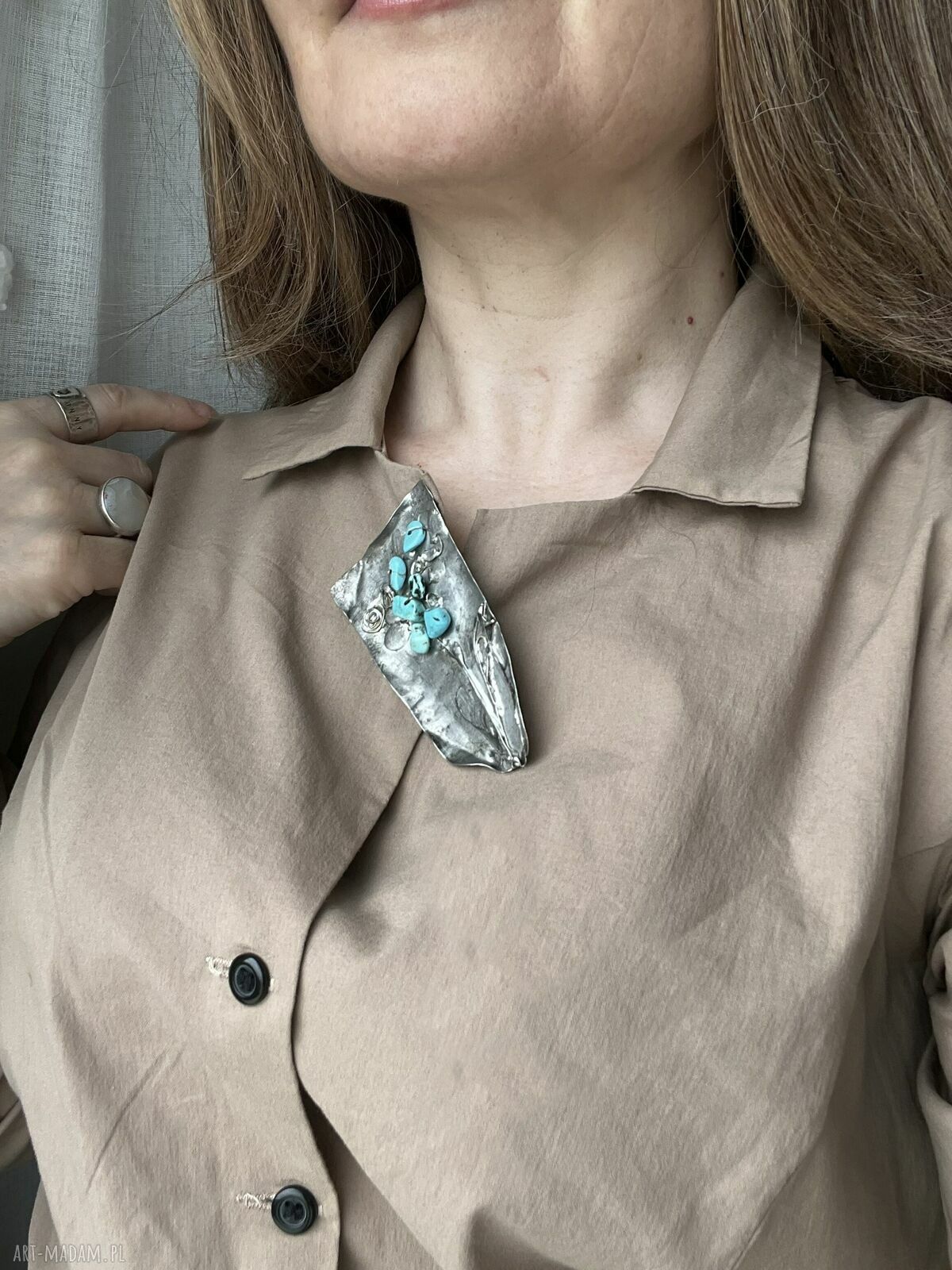 Duża broszka z turkusem - ręcznie robiona biżuteria Louka