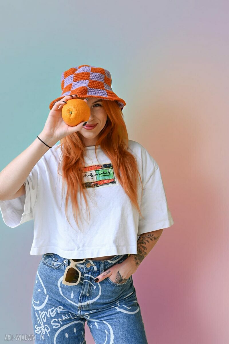 Damska czapka bucket szydełkowana w kremowym fiolecie i burnt orange