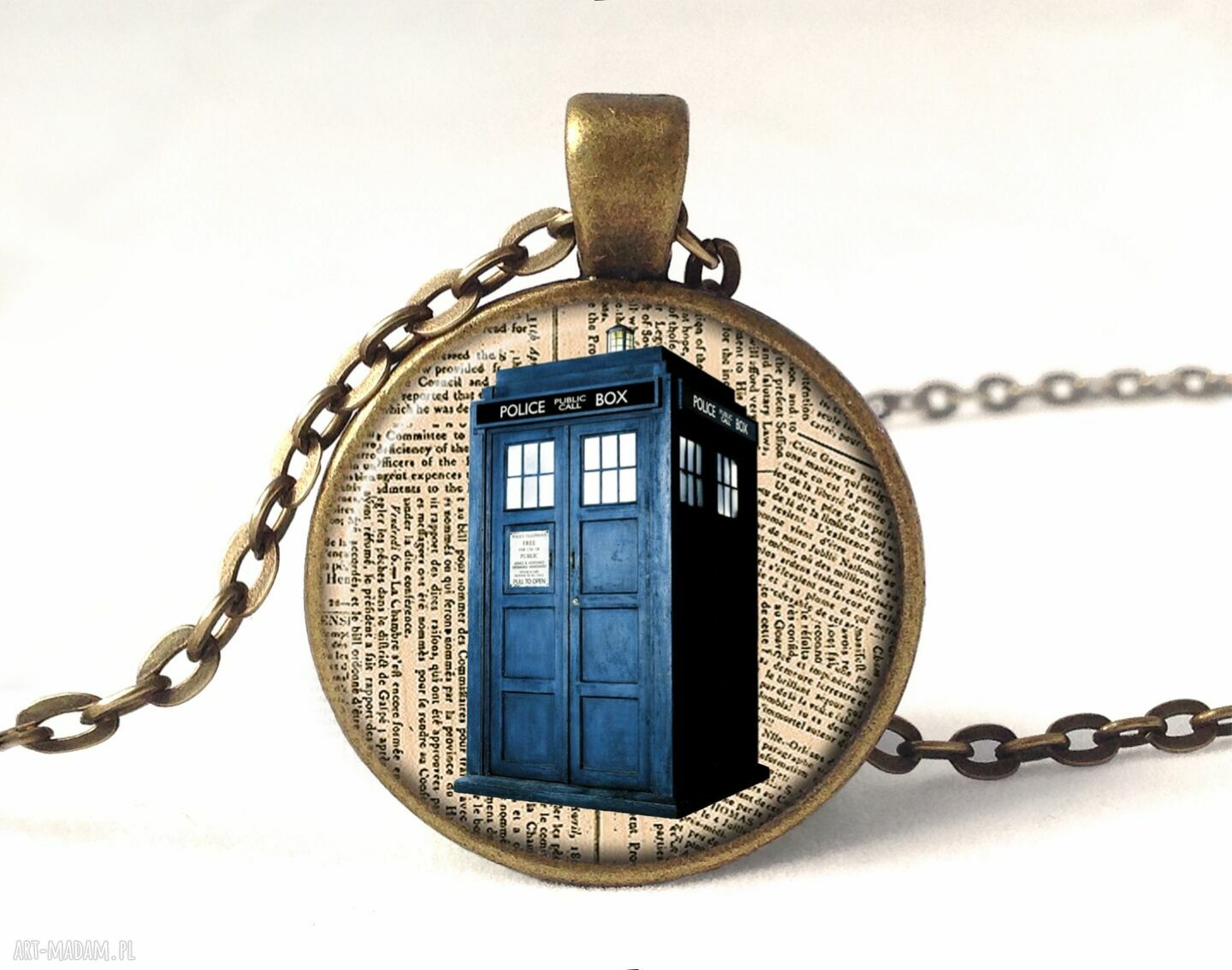 TARDIS medalion z łańcuszkiem Doctor Who - prezent