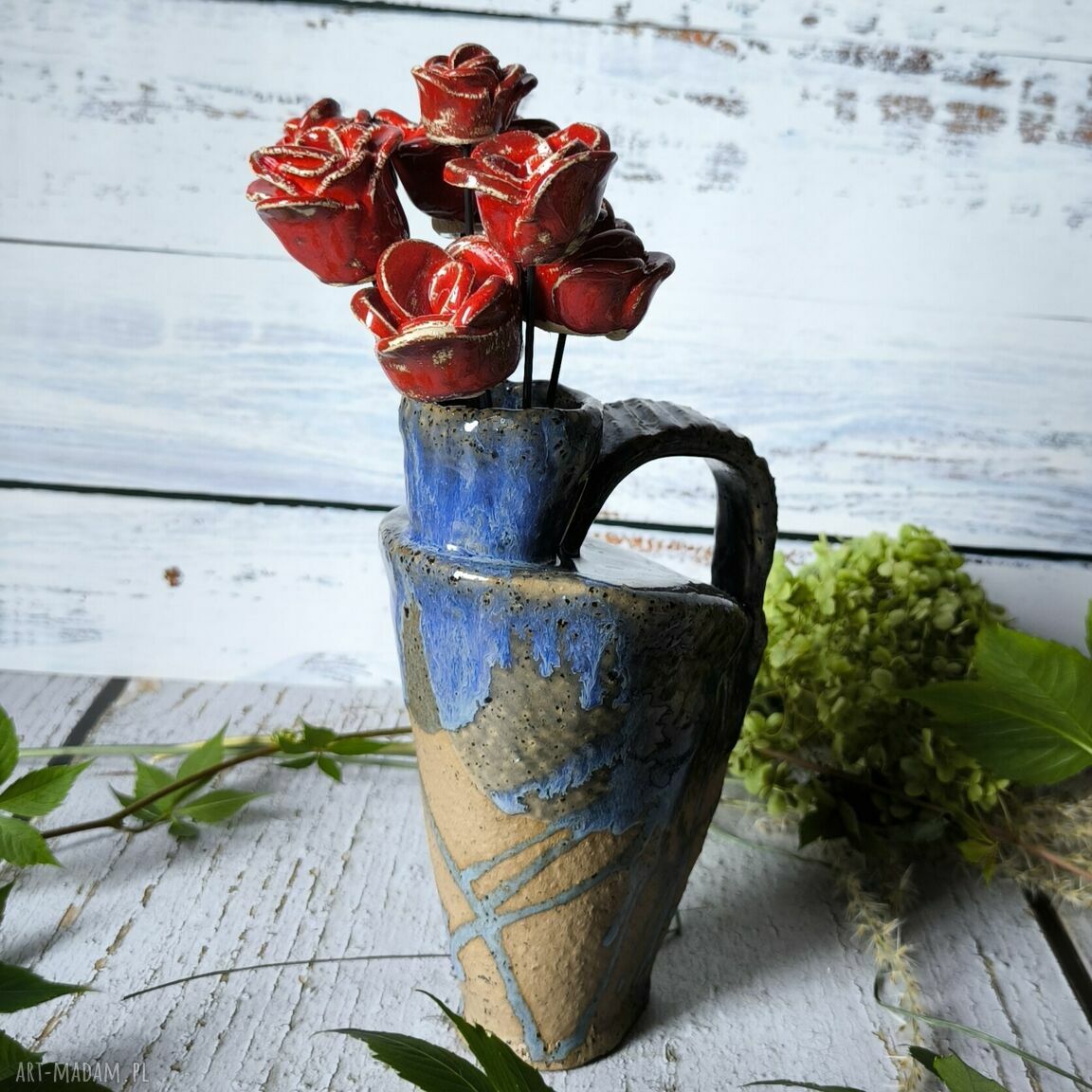 Bukiet czerwonych róż ceramicznych - handmade dekoracja do wazonu