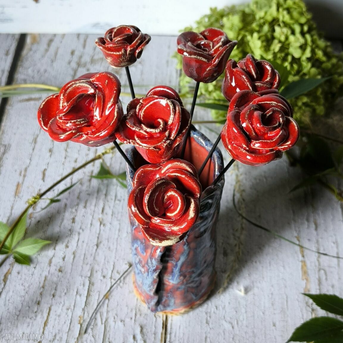 Bukiet czerwonych róż ceramicznych - handmade dekoracja do wazonu