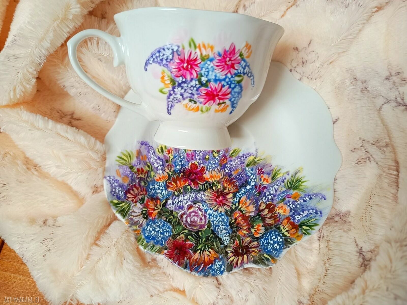 Bukiet wonnych kwiatów - ręcznie malowana filiżanka 180 ml