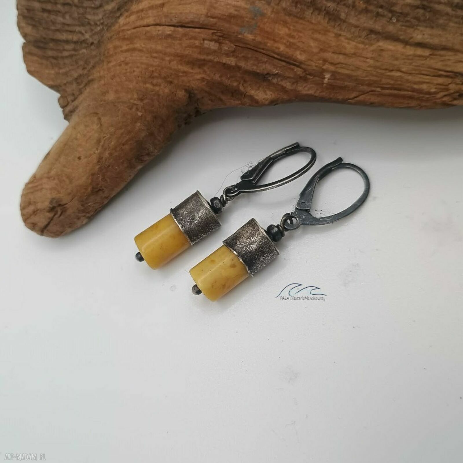 Kolczyki z mlecznego bursztynu i srebra 925 w formie wałeczków - handmade