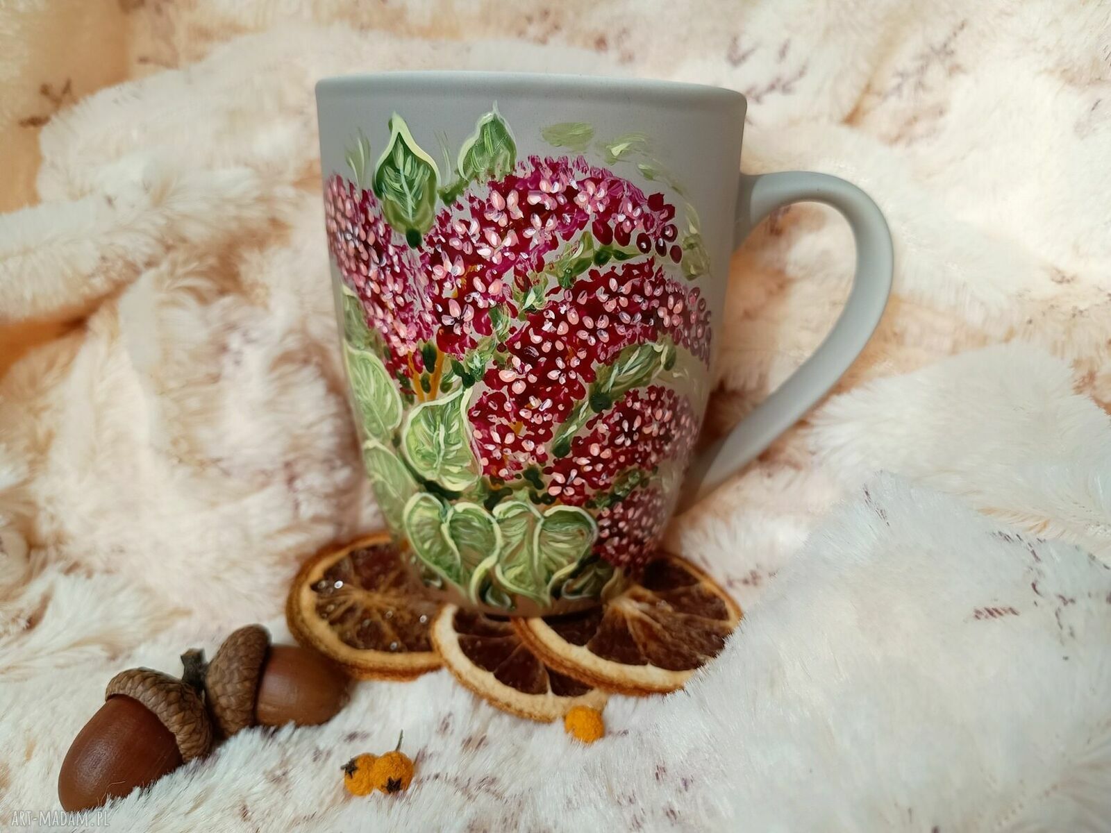 Bzy. Ręcznie malowany kubek 300 ml z porcelany