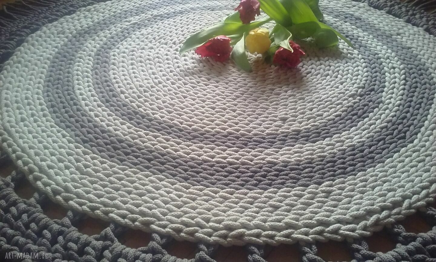 Dywan Camila 120 cm - beż i mokka z ozdobnymi frędzlami
