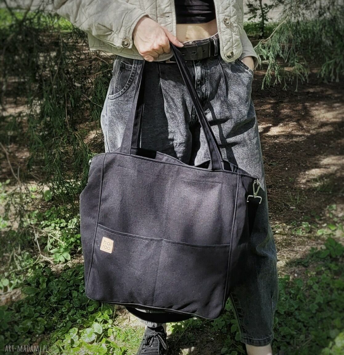 Lazy Bag Pocket: czarna torba na ramię z bawełny canvas vegan