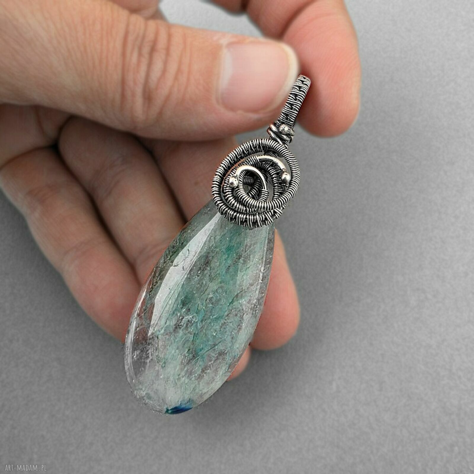 Wisiorek Cara z błękitnym agatem i oksydowanym srebrem - wire-wrapping