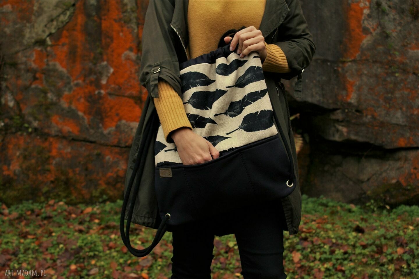 Plecak czerń nubuk piórka vegan boho hippie casual simple