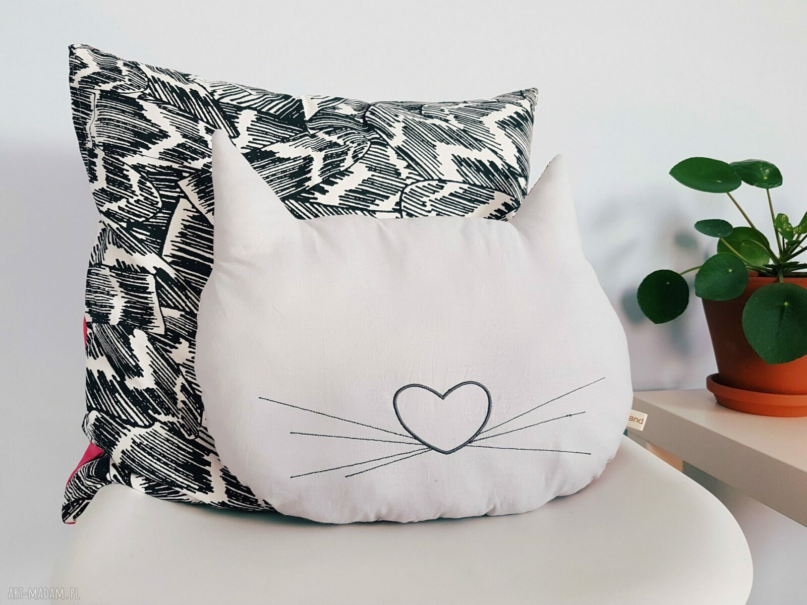 Podusia dwustronna kocia główka kot cat poduszka pastelowa meow