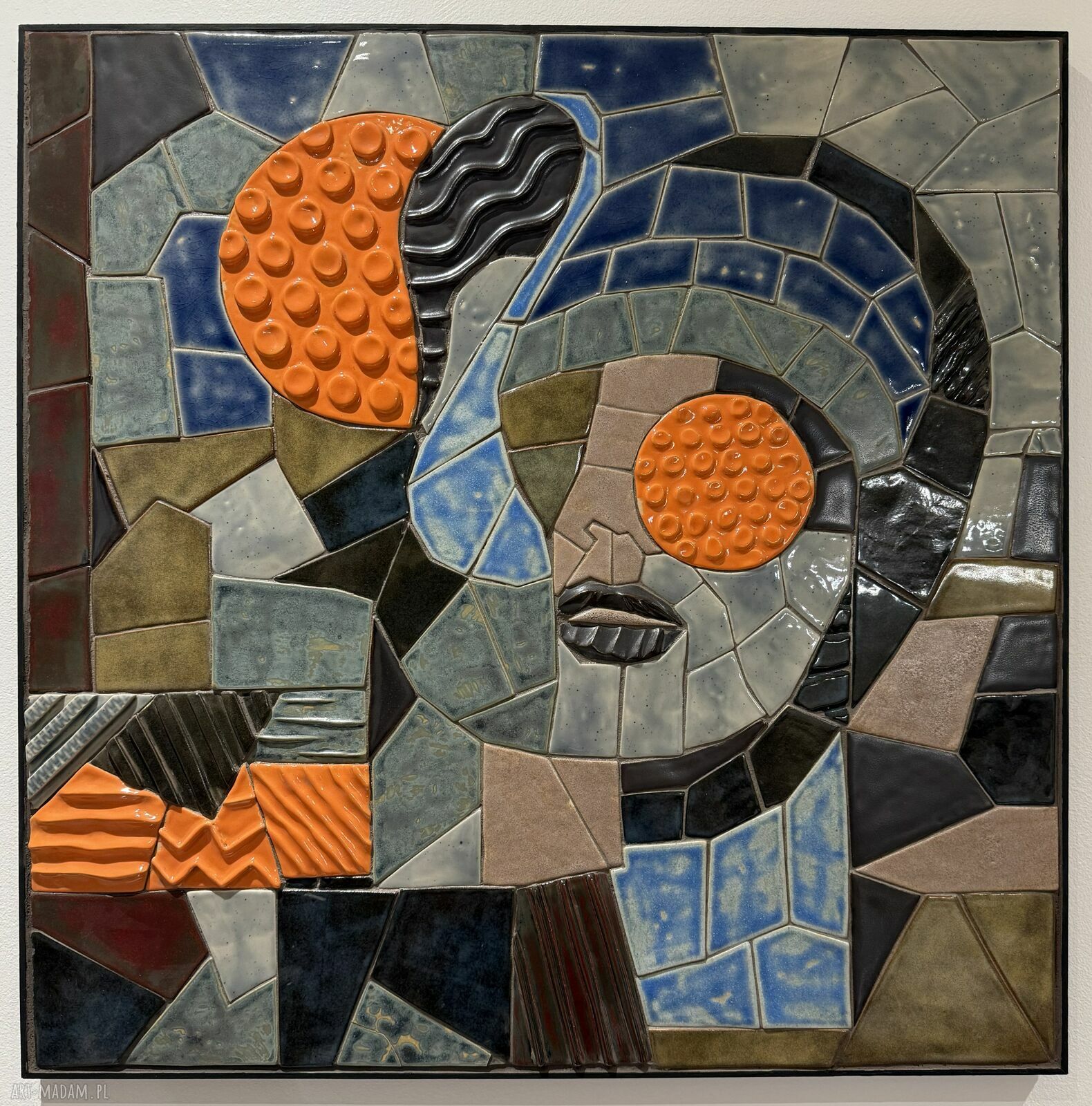 Ceramiczanka - obraz z ceramiki z mozaiką twarzy, 61x61 cm