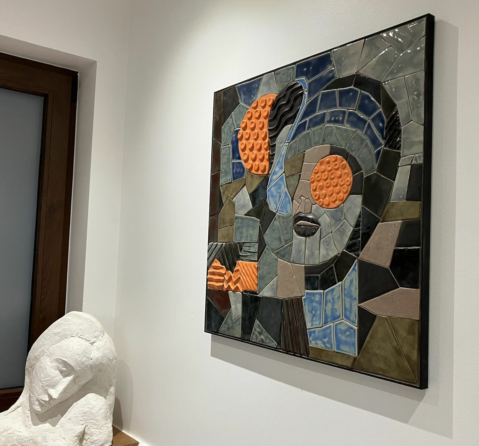 Ceramiczanka - obraz z ceramiki z mozaiką twarzy, 61x61 cm