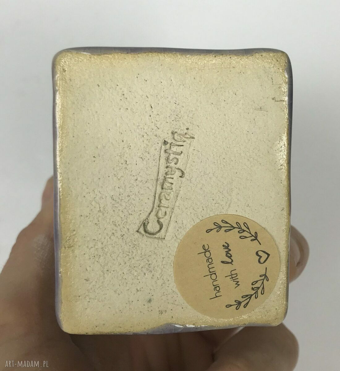 Ceramiczny domek na kredki - ręcznie robiony organizer na biurko