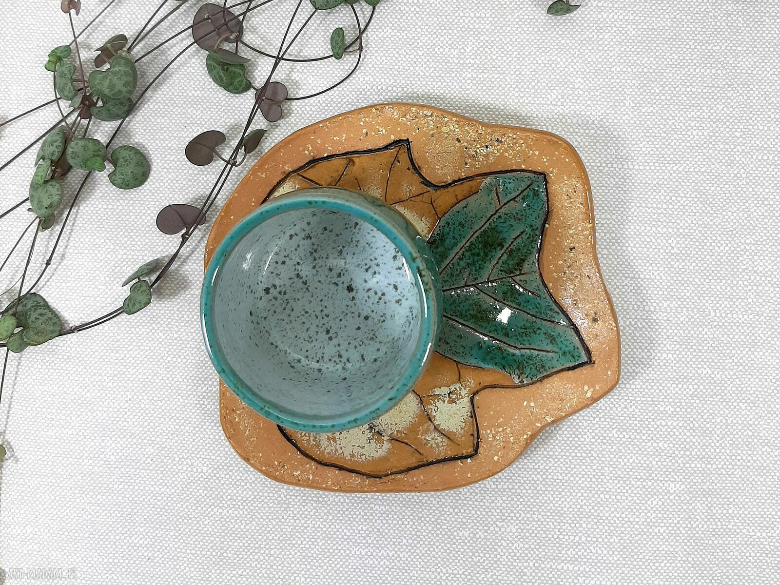 Czarka do espresso ceramiczna z podstawką - liść (ręcznie malowana)