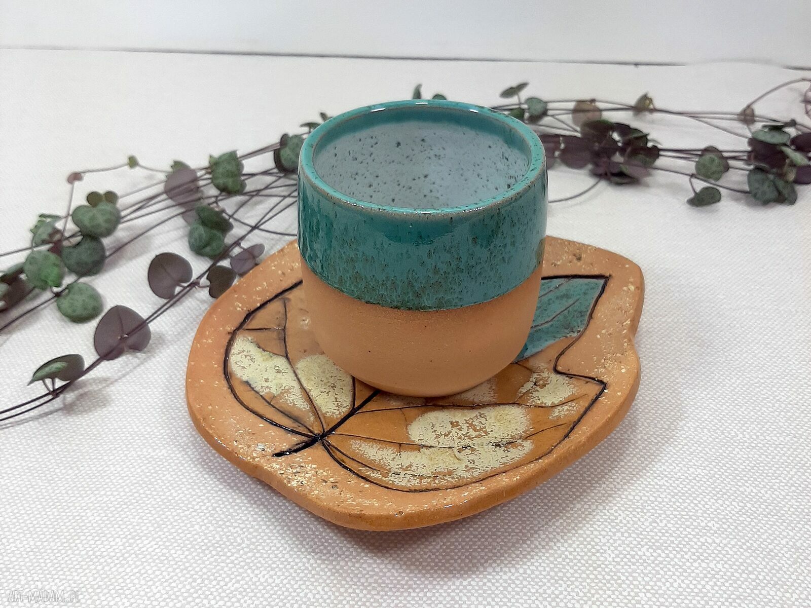 Czarka do espresso ceramiczna z podstawką - liść (ręcznie malowana)