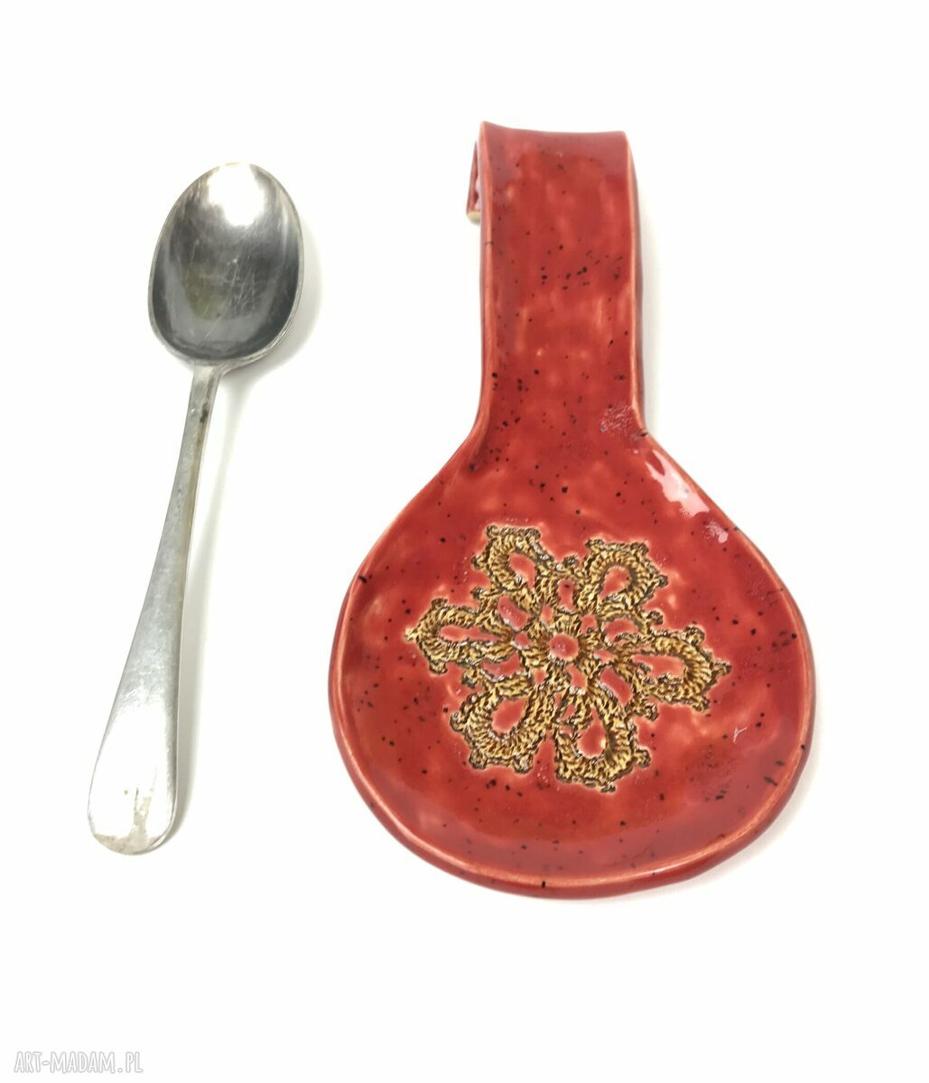 Ceramiczna czerwona podkładka pod łyżkę - ręcznie robiona z gliny