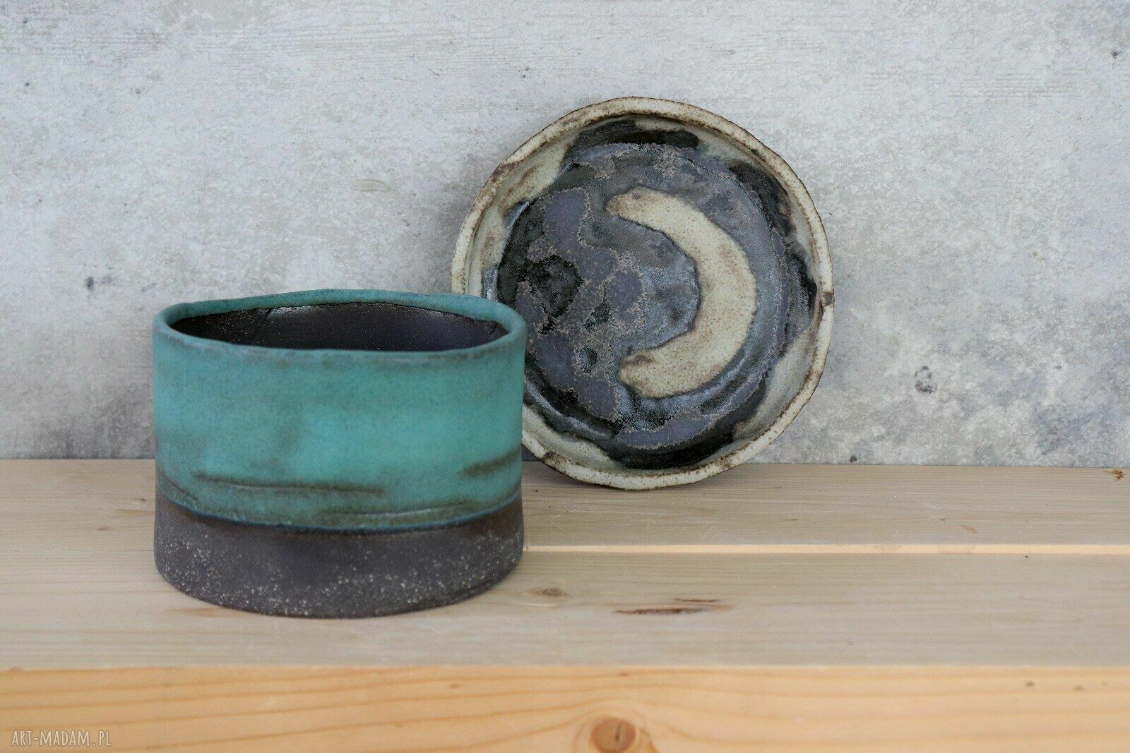 Doniczka ceramiczna Otuliny handmade - niebieskie szkliwo i fioletowa podstawka