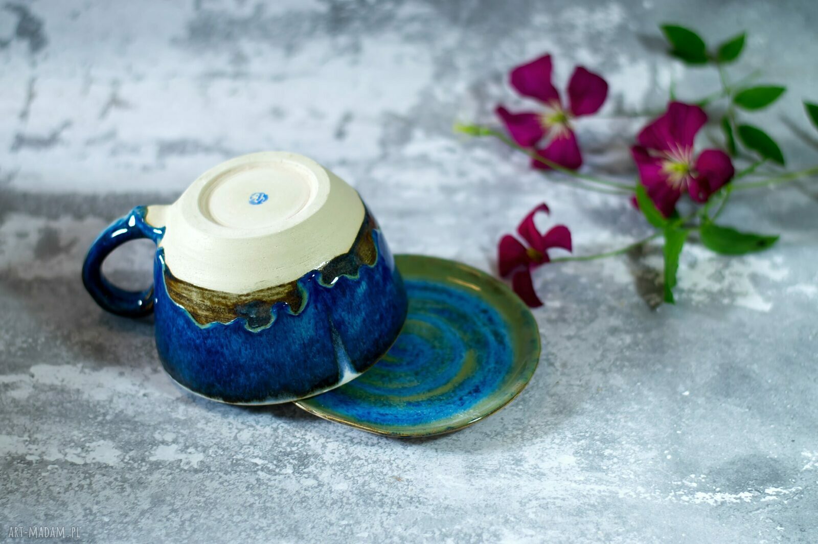 Ceramiczna duża filiżanka z figurką konia - prezent dla koniarki 400 ml