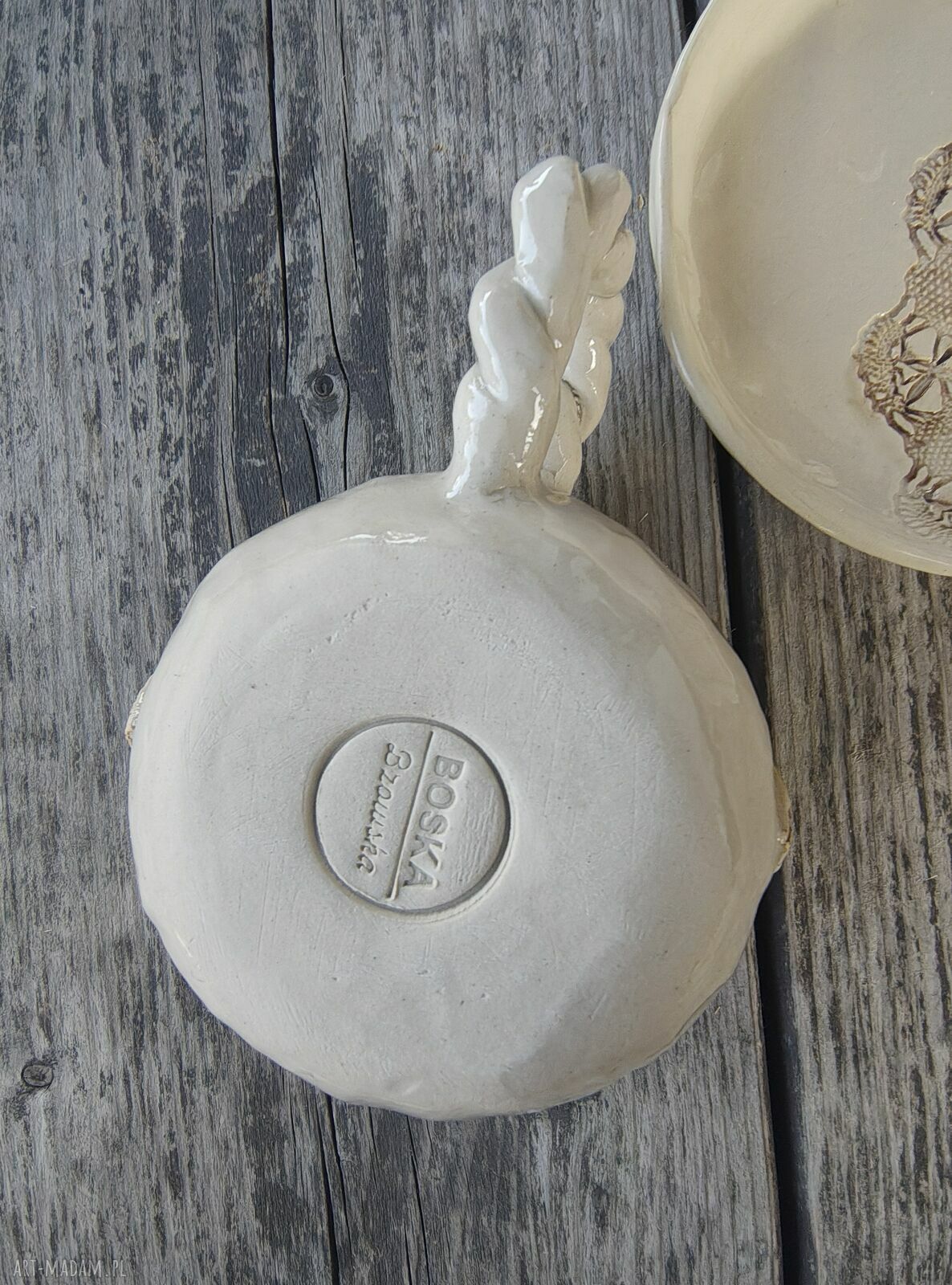 Ceramiczna filiżanka z podstawką - ręcznie robiona
