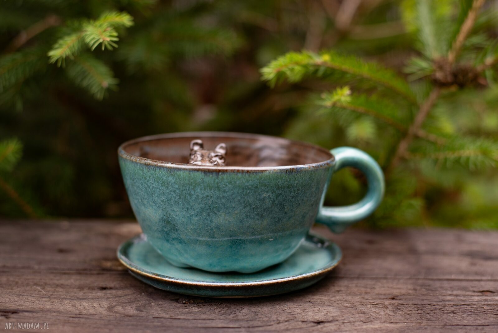 Ceramiczna filiżanka Hipopotam - turkusowa 340 ml w zestawie z talerzykiem